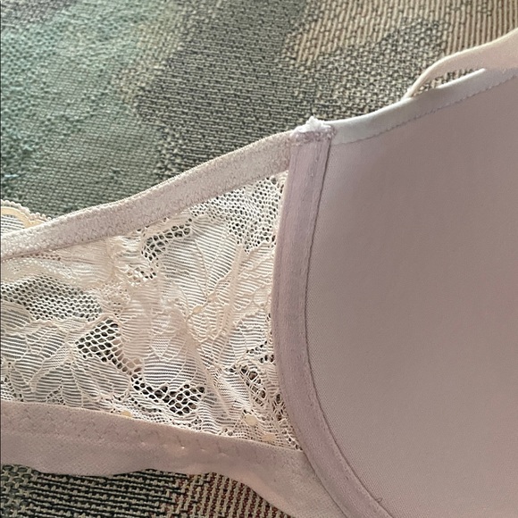 On Gossamer Soft Cream Bra with Lace Accents - Picture 4 of 5